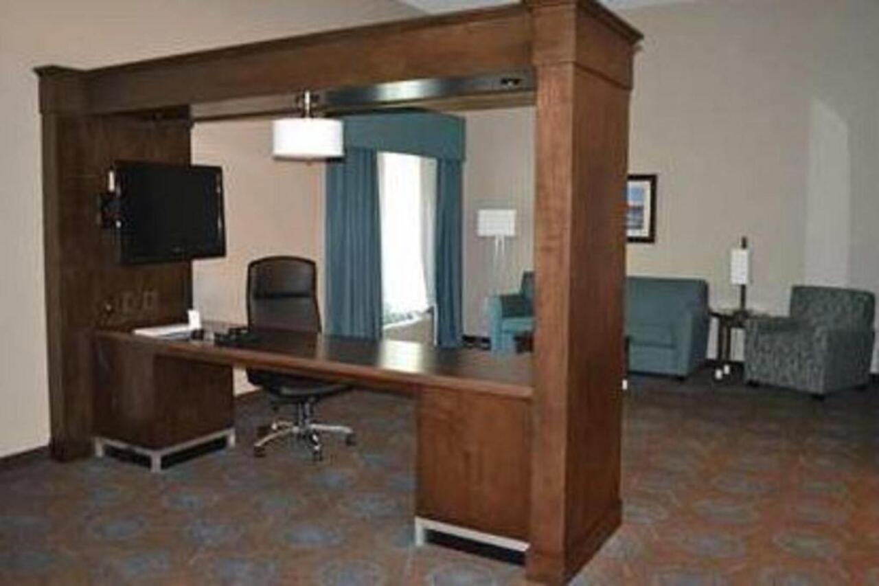 Hampton Inn & Suites Aberdeen/Apg South Еджуд Екстериор снимка